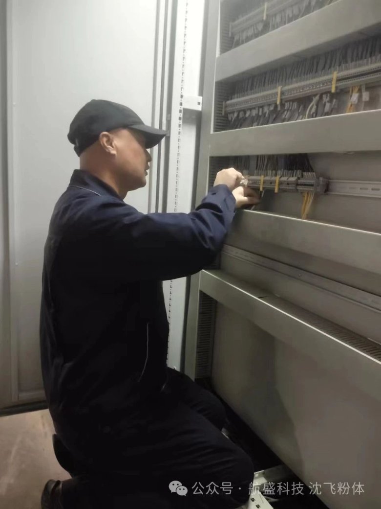 090825_245549_gsdt.jpg 090825_245549_gsdt.jpg