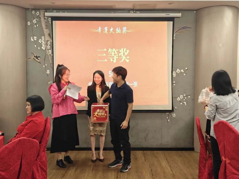 082257_721211_gsdt.jpg 082257_721211_gsdt.jpg