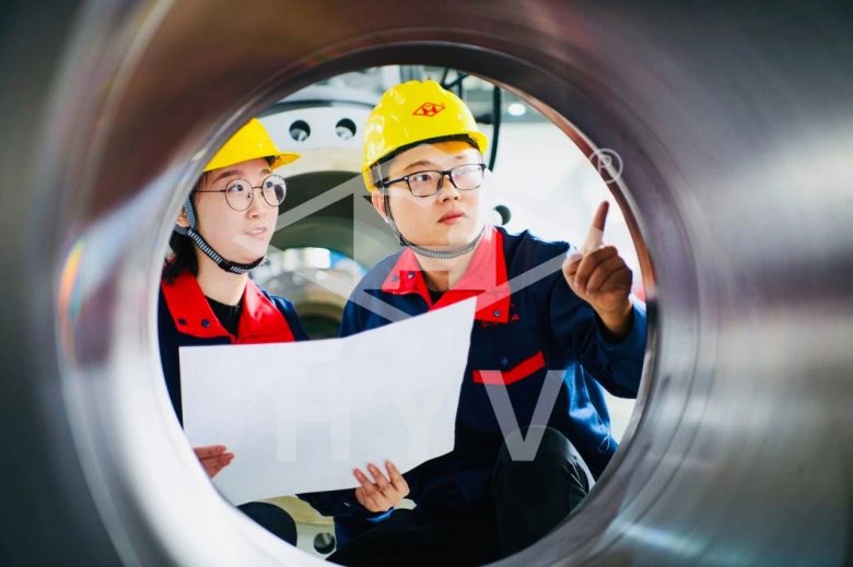 082502_978075_gsdt.jpg 082502_978075_gsdt.jpg