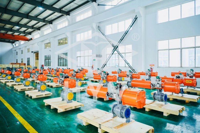 082503_418267_gsdt.jpg 082503_418267_gsdt.jpg