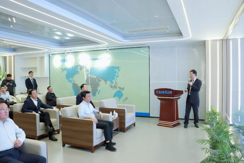 081902_017691_gsdt.jpg 081902_017691_gsdt.jpg