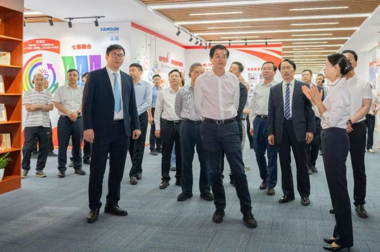 082002_595485_gsdt.jpg 082002_595485_gsdt.jpg