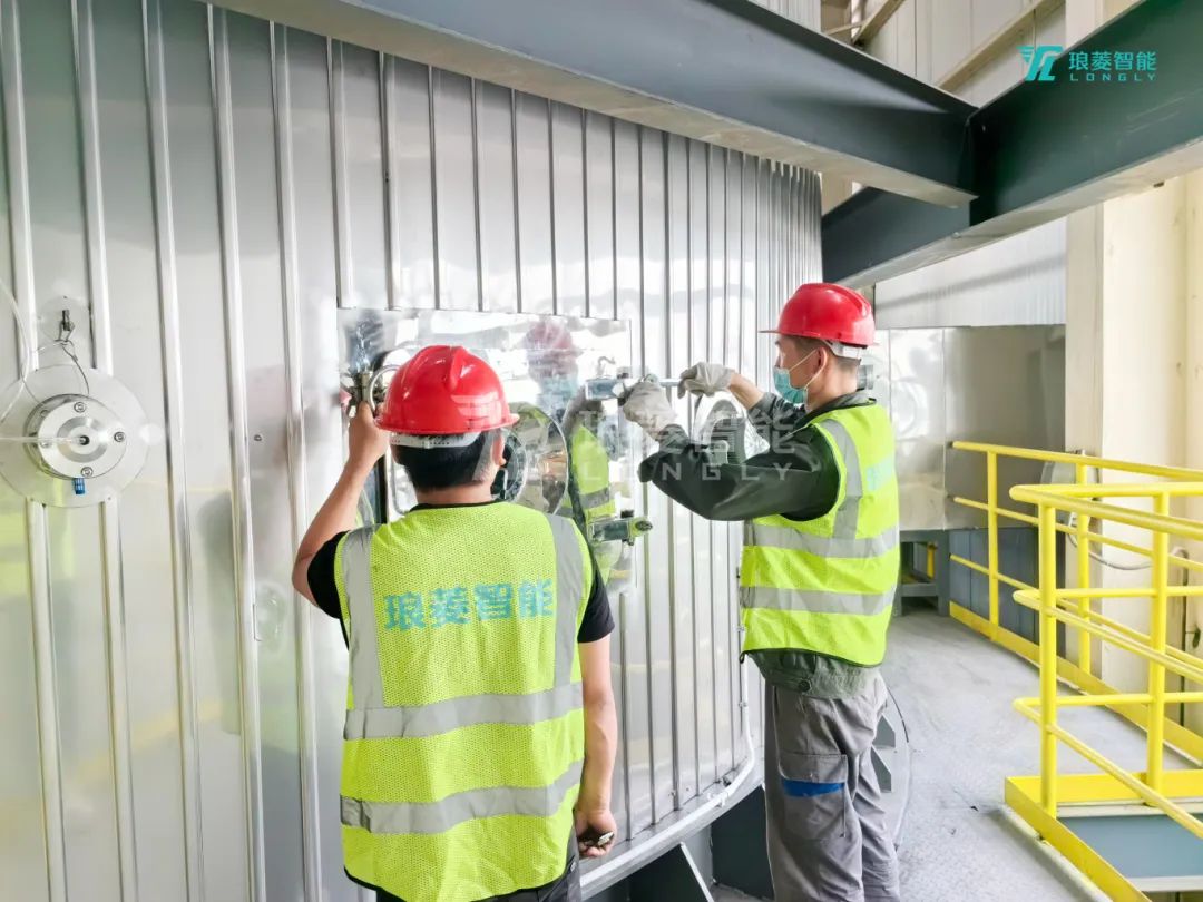 噴霧干燥安裝現(xiàn)場.jpg 噴霧干燥安裝現(xiàn)場.jpg