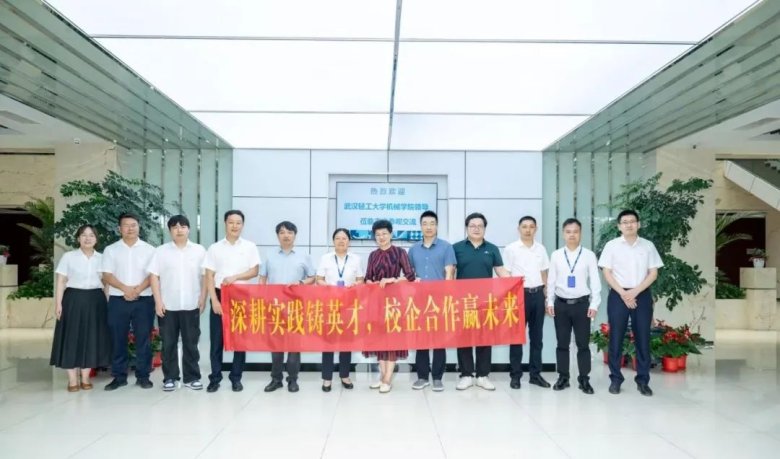 082341_112115_gsdt.jpg 082341_112115_gsdt.jpg