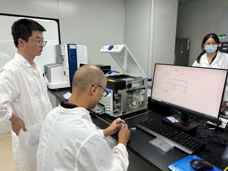 093705_460430_gsdt.jpg 093705_460430_gsdt.jpg