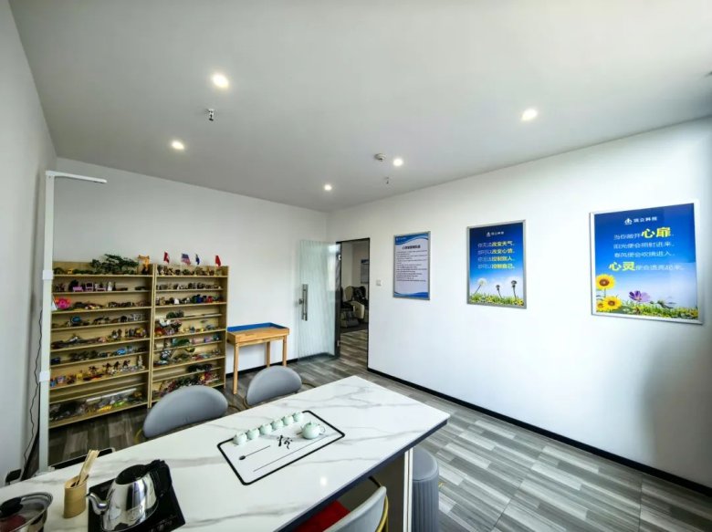 082505_594510_gsdt.jpg 082505_594510_gsdt.jpg