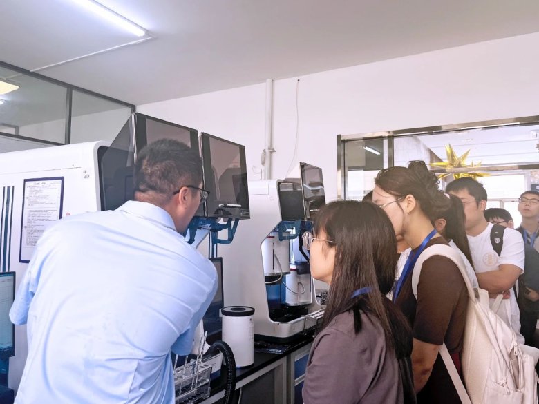 081854_212128_gsdt.jpg 081854_212128_gsdt.jpg