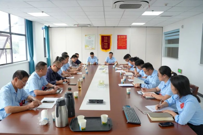 081904_612845_gsdt.jpg 081904_612845_gsdt.jpg