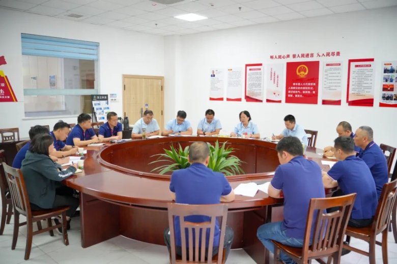 081904_799706_gsdt.jpg 081904_799706_gsdt.jpg