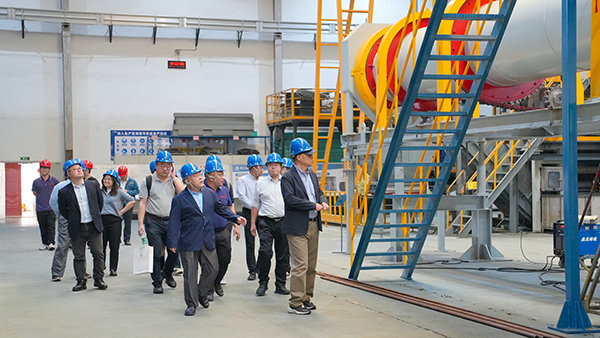 中國(guó)工程院楊志峰院士蒞臨頂立科技考察 (2).jpg 中國(guó)工程院楊志峰院士蒞臨頂立科技考察 (2).jpg