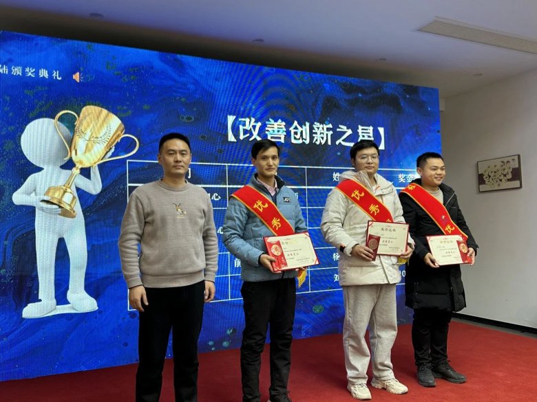 081804_342213_gsdt.jpg 081804_342213_gsdt.jpg