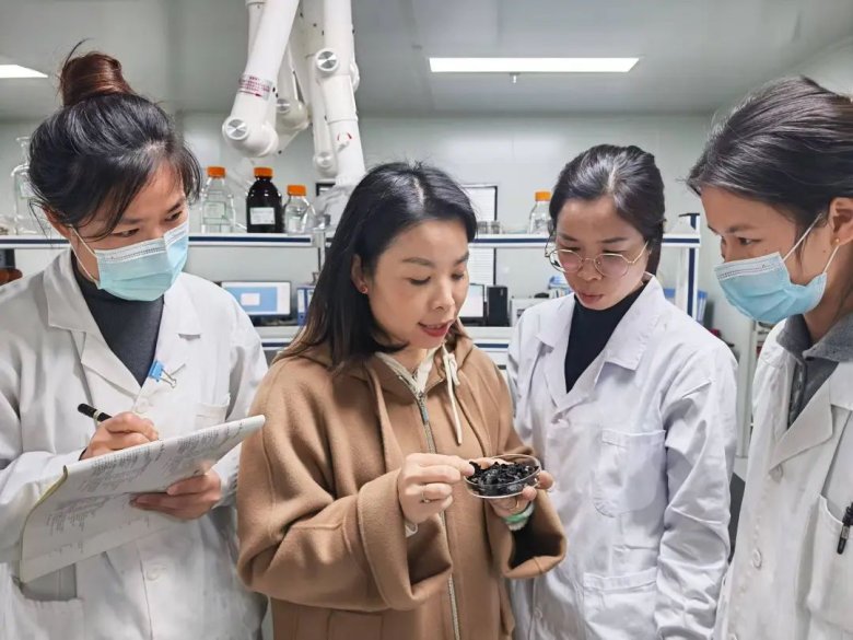 103644_748971_gsdt.jpg 103644_748971_gsdt.jpg