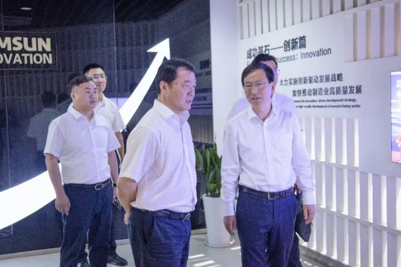 083100_371343_gsdt.jpg 083100_371343_gsdt.jpg