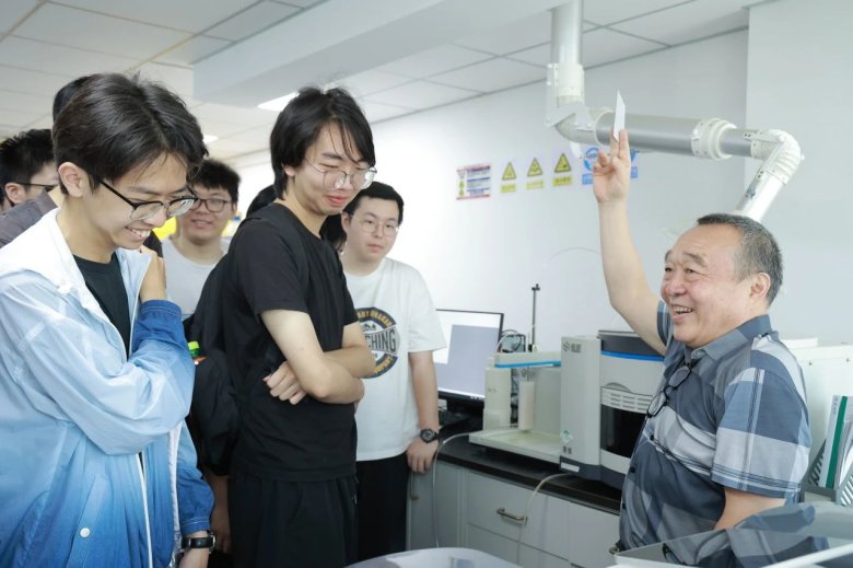 104755_470272_gsdt.jpg 104755_470272_gsdt.jpg