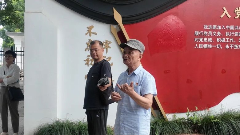 083345_461935_gsdt.jpg 083345_461935_gsdt.jpg