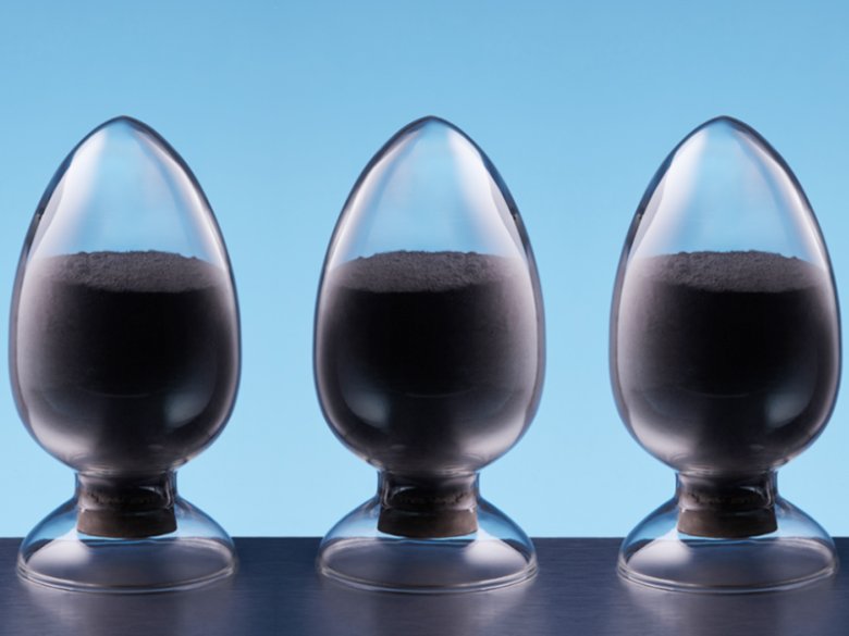 2025-.7-14 新能源頭部企業(yè)競逐1.jpg