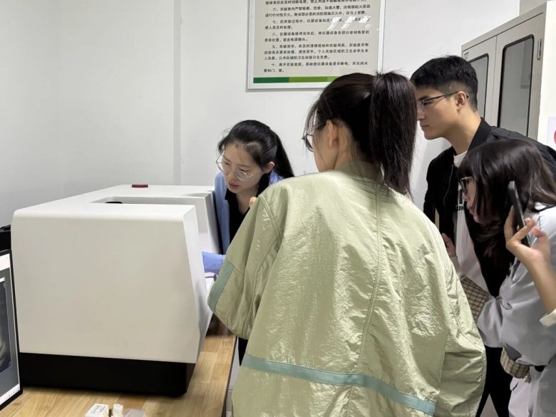 102015_227141_gsdt.jpg 102015_227141_gsdt.jpg