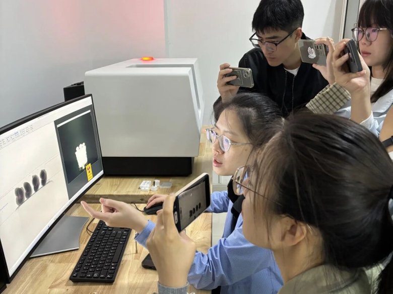 102020_729406_gsdt.jpg 102020_729406_gsdt.jpg